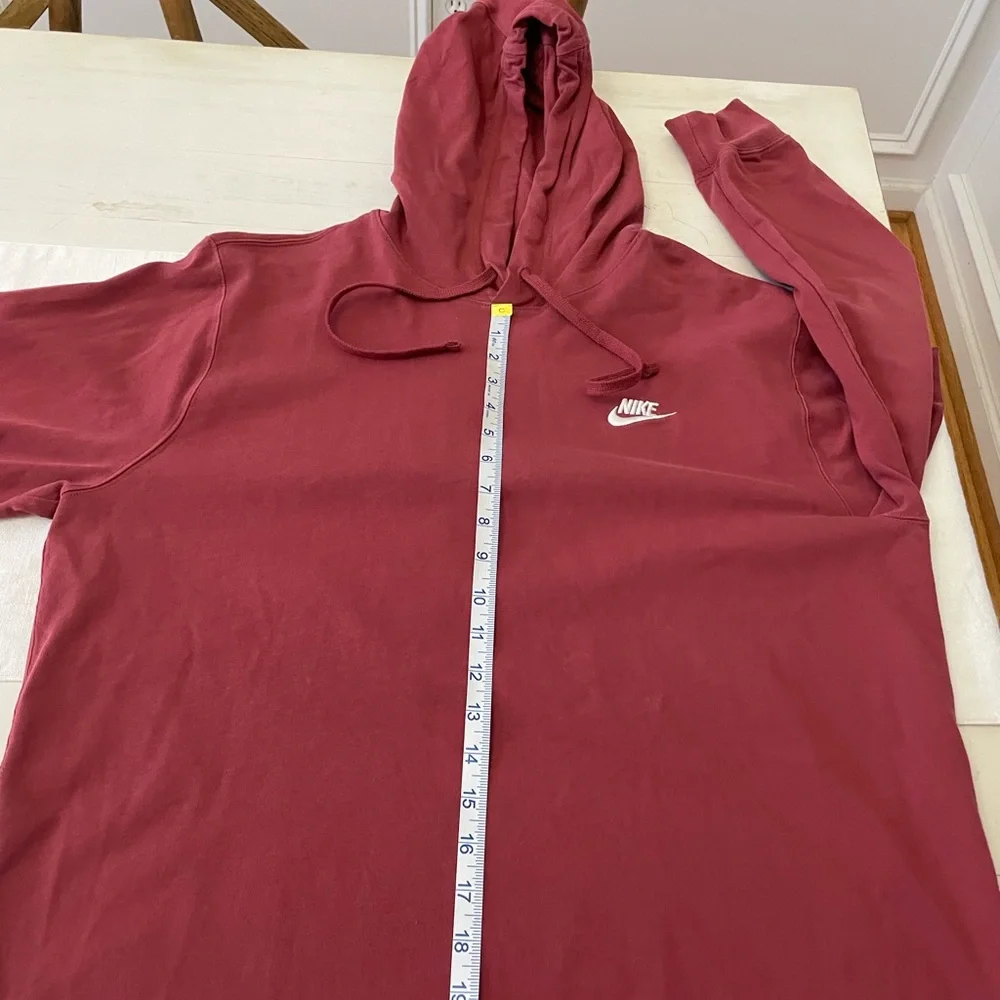 Nike hooded large (fits more like a medium)sweatshirt/pullover - Picture 7 of 9